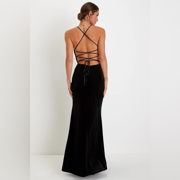 Lulu's NWT Got You Captivated Black Velvet Rosette Lace-Up‎ Maxi Dress - Picture 3 of 3